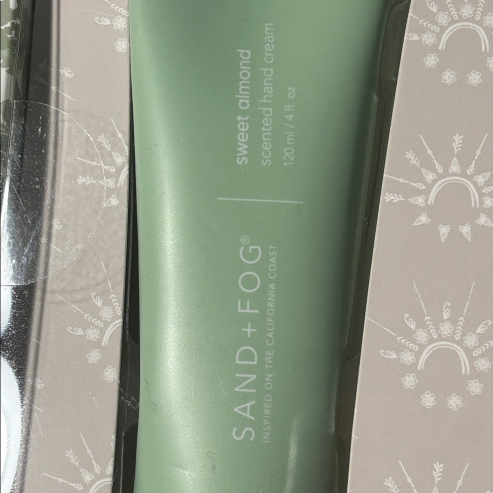 Sand + Fog Hand Cream Trio Set - Picture 5 of 6